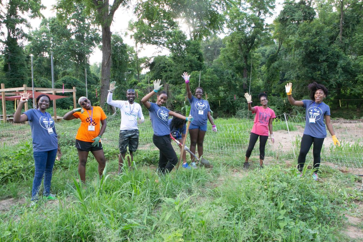 2018 Mandela Washington Fellows completing outdoor community service.